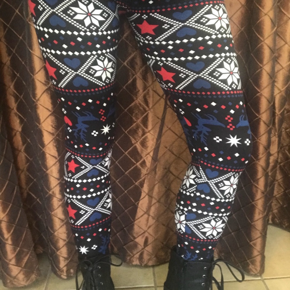 Buttery Soft Snowflake Reindeer Holiday Legging TC